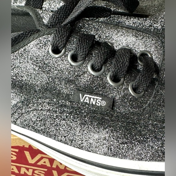 Vans Classic Black Silver Glitter Lace-Up Sneakers Women’s 8.5 / Men’s 7 – NWOT - Picture 8 of 9